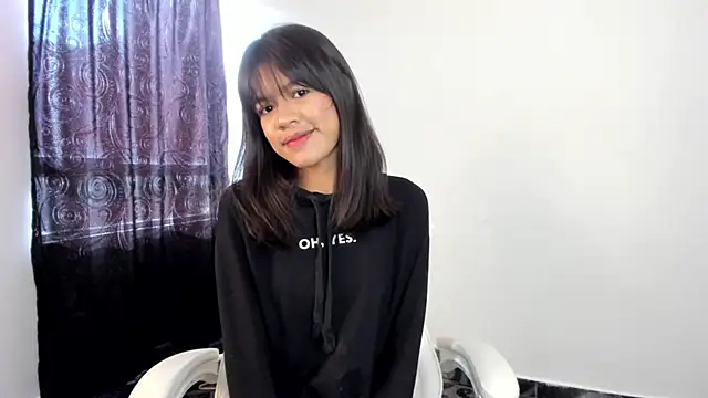 meganthompsonn22 online show from April 20, 2026, 1:25 pm