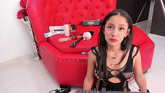 Snapshot of SARAFOXX_ chatting on February 20, 2025, 5:51 pm SARAFOXX online show from February 20, 2025, 5:51 pm