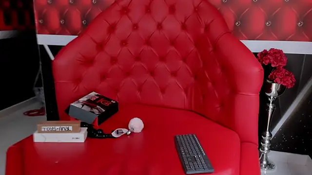 Snapshot of SARAFOXX_ chatting on March 12, 2025, 2:45 pm SARAFOXX online show from March 12, 2025, 2:45 pm