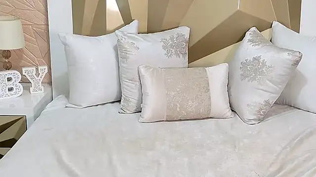 PassionMacoll online show from November 7, 2025, 8:20 pm