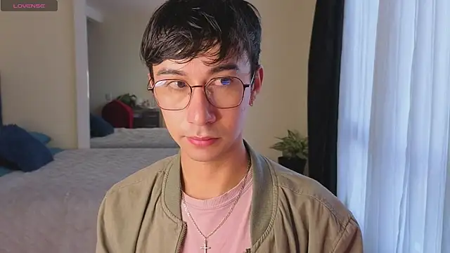 cameron cum online show from December 4, 2025, 11:08 am