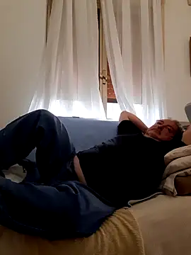 Snapshot of bluangelo chatting on March 12, 2025, 12:36 pm bluangelo online show from March 12, 2025, 12:36 pm