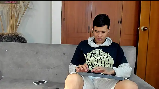 jamesinked  online show from October 28, 2025, 1:20 am