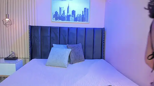 viiolett lee online show from November 18, 2025, 10:14 pm