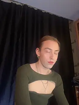 Avril Pearly  online show from February 5, 2025, 7:53 pm