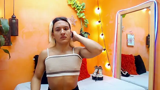 Snapshot of aslyhernandez_7 chatting on December 16, 2024, 11:22 am aslyhernandez 7 online show from December 16, 2024, 11:22 am