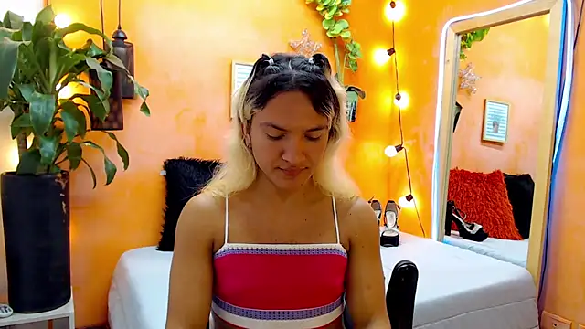 Snapshot of aslyhernandez_7 chatting on January 4, 2025, 5:47 pm aslyhernandez 7 online show from January 4, 2025, 5:47 pm