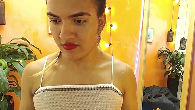 Snapshot of aslyhernandez_7 chatting on January 20, 2025, 5:59 pm aslyhernandez 7 online show from January 20, 2025, 5:59 pm