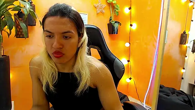 Snapshot of aslyhernandez_7 chatting on January 27, 2025, 5:26 pm aslyhernandez 7 online show from January 27, 2025, 5:26 pm