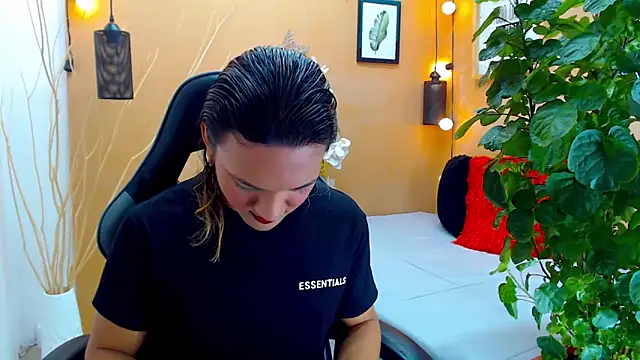 Snapshot of aslyhernandez_7 chatting on September 18, 2025, 12:18 pm aslyhernandez 7 online show from September 18, 2025, 12:18 pm