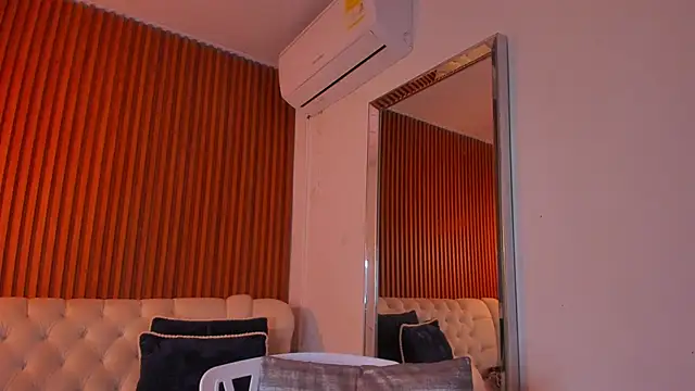 RosarioCruzz online show from March 5, 2026, 12:12 pm