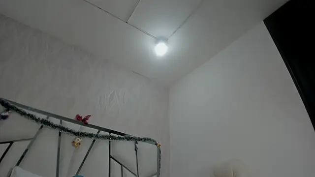 Victoriaa millers online show from November 16, 2025, 7:08 pm