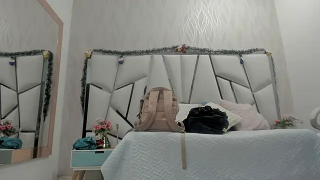 Victoriaa millers online show from November 22, 2025, 7:13 pm