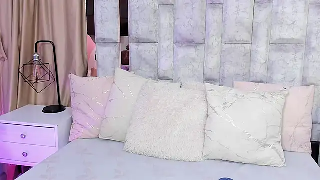 Snapshot of lila_noa chatting on September 10, 2025, 3:28 am lila noa online show from September 10, 2025, 3:28 am