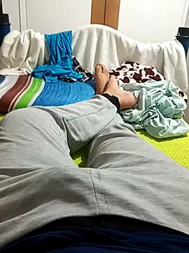 beautiful hands  online show from December 19, 2025, 3:46 am