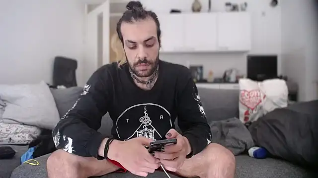 P4RtYBOII92 online show from September 16, 2025, 10:49 am