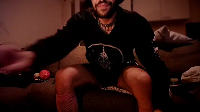 P4RtYBOII92 online show from September 17, 2025, 11:39 pm