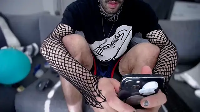 P4RtYBOII92 online show from September 26, 2025, 2:21 pm