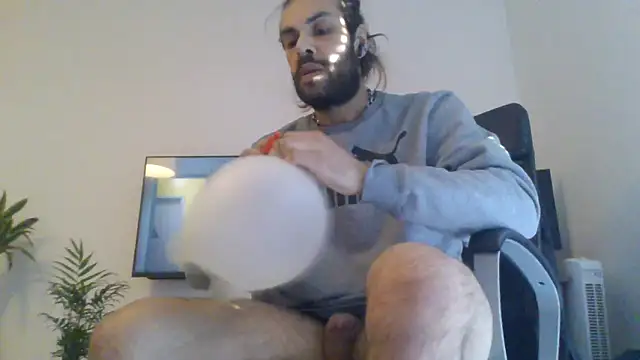 P4RtYBOII92 online show from November 2, 2025, 3:03 pm