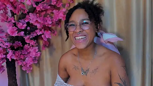 Elith noa online show from March 8, 2025, 7:49 am