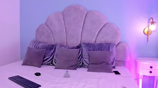 Snapshot of shaina_vasquez chatting on February 26, 2025, 6:21 pm shaina vasquez online show from February 26, 2025, 6:21 pm