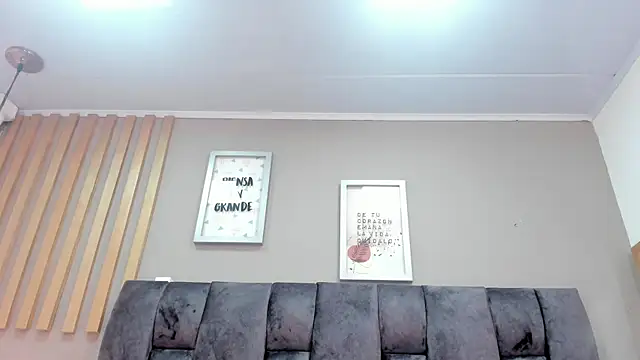 mariaa fernanda online show from September 26, 2025, 3:21 am