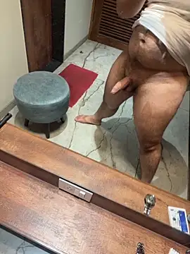 Snapshot of versatile_guy01 chatting on October 18, 2025, 6:52 pm versatile guy01 online show from October 18, 2025, 6:52 pm