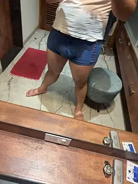 Snapshot of versatile_guy01 chatting on November 1, 2025, 1:35 pm versatile guy01 online show from November 1, 2025, 1:35 pm