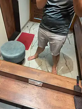 Snapshot of versatile_guy01 chatting on February 9, 2026, 9:57 am versatile guy01 online show from February 9, 2026, 9:57 am