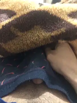 kerimyuce online show from December 5, 2025, 7:32 pm