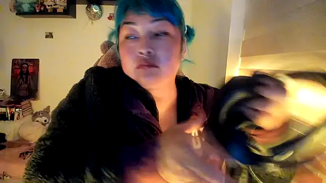 Shaddycute  online show from January 6, 2026, 11:51 pm