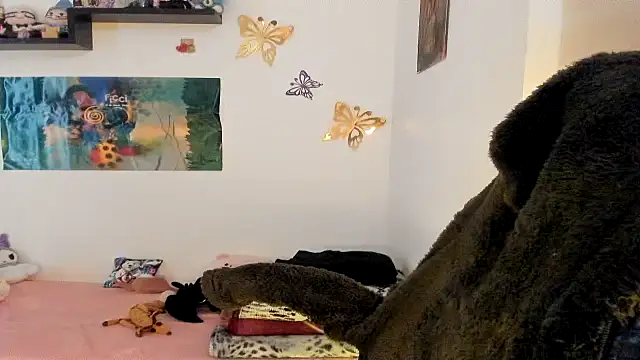 Shaddycute  online show from February 4, 2026, 12:16 am