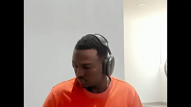 Troykhalil online show from February 3, 2026, 9:09 pm