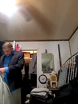 Snapshot of gettinit2wice chatting on February 9, 2025, 11:04 pm gettinit2wice online show from February 9, 2025, 11:04 pm