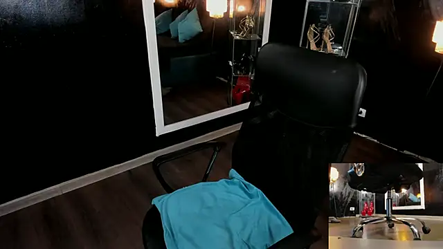 EvelynLexy online show from February 19, 2025, 8:55 am