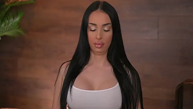 KairaAndrews online show from March 6, 2026, 7:32 pm