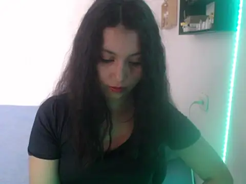 HannaKlein online show from March 15, 2025, 2:01 pm