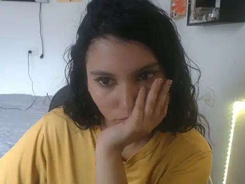 HannaKlein online show from November 20, 2025, 6:18 pm