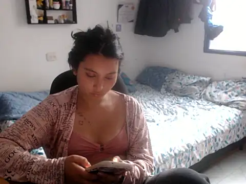 HannaKlein online show from January 5, 2026, 6:44 pm