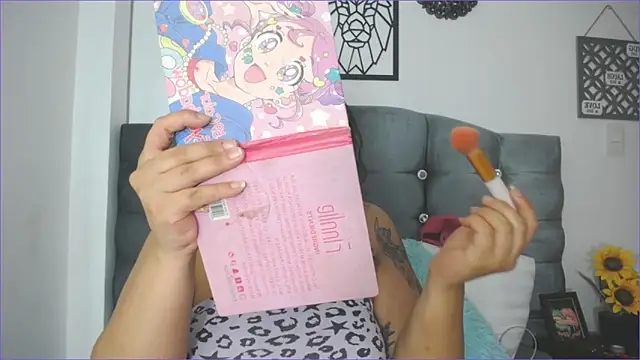 Snapshot of paytonbailey chatting on February 17, 2025, 12:59 pm paytonbailey online show from February 17, 2025, 12:59 pm