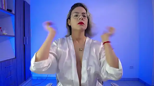 candydowson1 online show from October 10, 2025, 5:23 pm