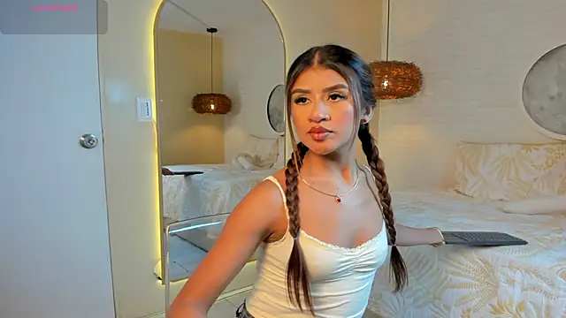 Elise Diamond online show from November 7, 2025, 10:10 pm