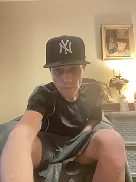 Snapshot of kollzCloudzz chatting on April 5, 2026, 7:55 pm kollzCloudzz online show from April 5, 2026, 7:55 pm