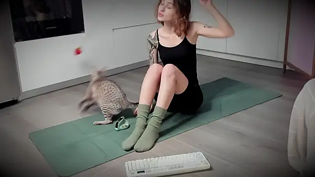 Snapshot of Devilina_V chatting on December 2, 2024, 9:02 am Devilina V online show from December 2, 2024, 9:02 am