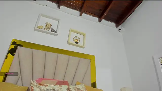 vahiolet fuentes online show from January 28, 2025, 3:04 am