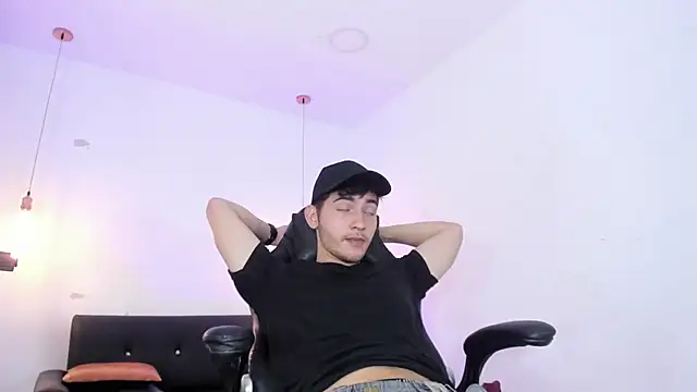 Snapshot of DiegoRogue_ chatting on December 11, 2024, 3:37 pm DiegoRogue online show from December 11, 2024, 3:37 pm