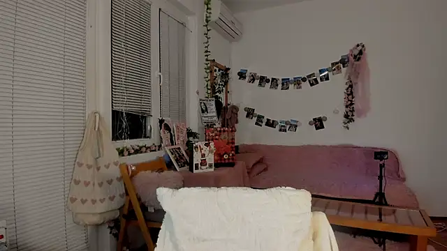 Snapshot of Jenny_darling_love chatting on December 28, 2024, 6:18 pm Jenny darling love online show from December 28, 2024, 6:18 pm