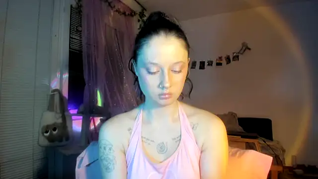 Jenny darling love online show from April 9, 2026, 6:35 pm