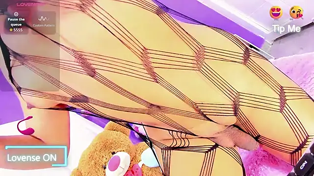 Catt Alexxa online show from November 7, 2025, 2:17 pm