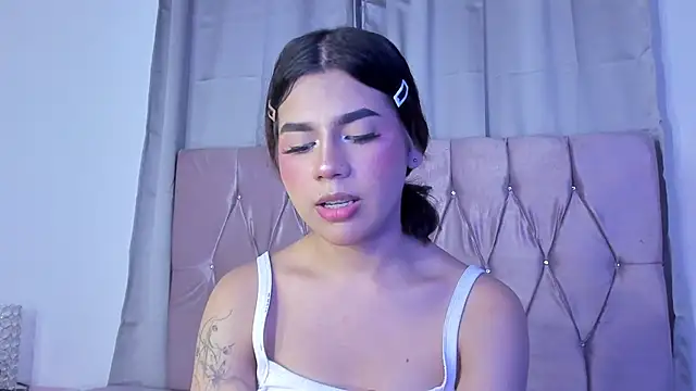 Snapshot of Ashley_piinkk_ chatting on February 2, 2025, 8:02 am Ashley piinkk  online show from February 2, 2025, 8:02 am